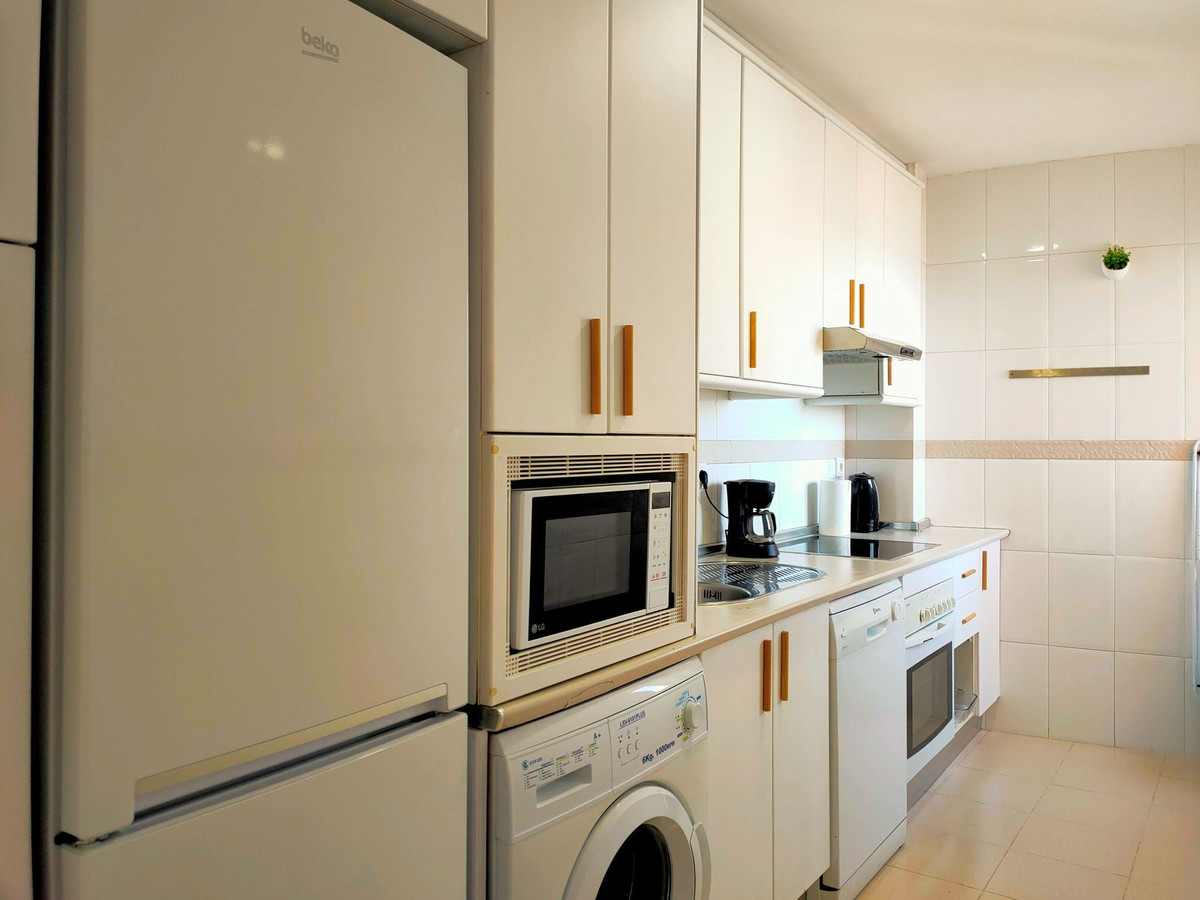 2 Bed Apartment for sale in Fuengirola Costa Del Sol, Málaga, Spain