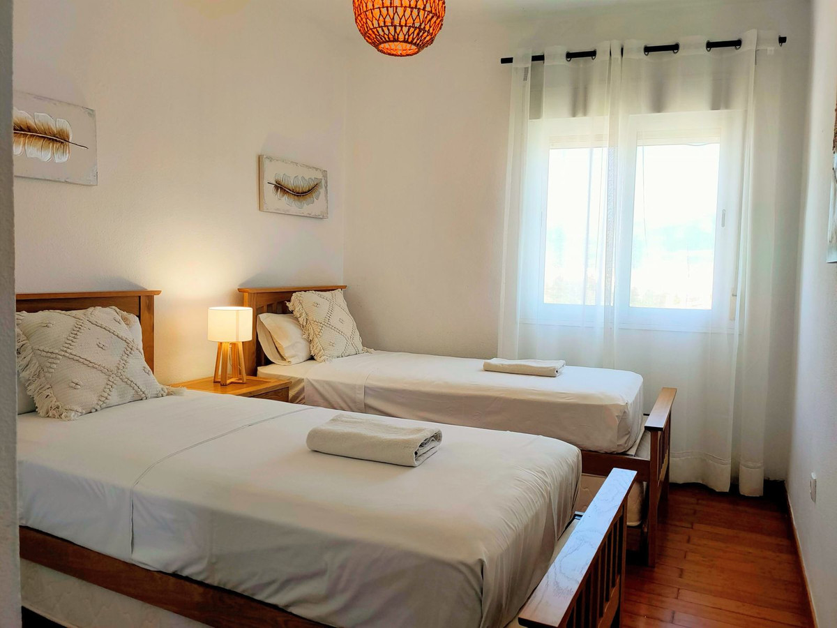 2 Bed Apartment for sale in Fuengirola Costa Del Sol, Málaga, Spain