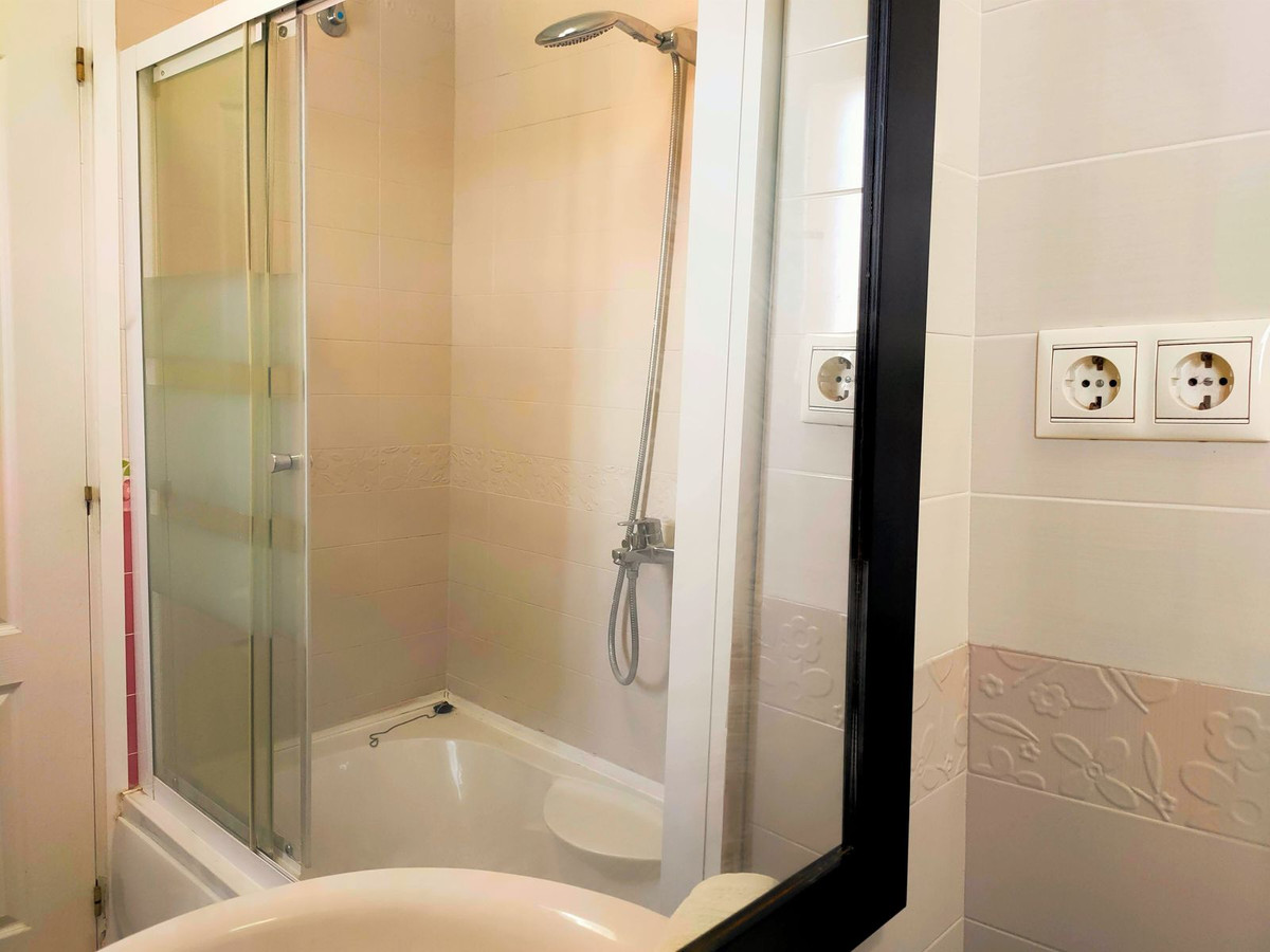 2 Bed Apartment for sale in Fuengirola Costa Del Sol, Málaga, Spain