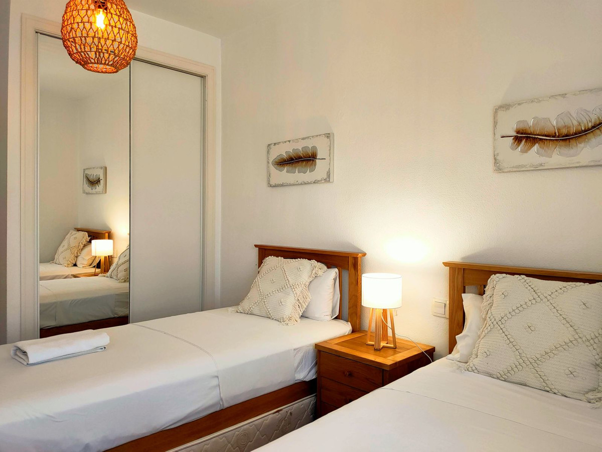 2 Bed Apartment for sale in Fuengirola Costa Del Sol, Málaga, Spain