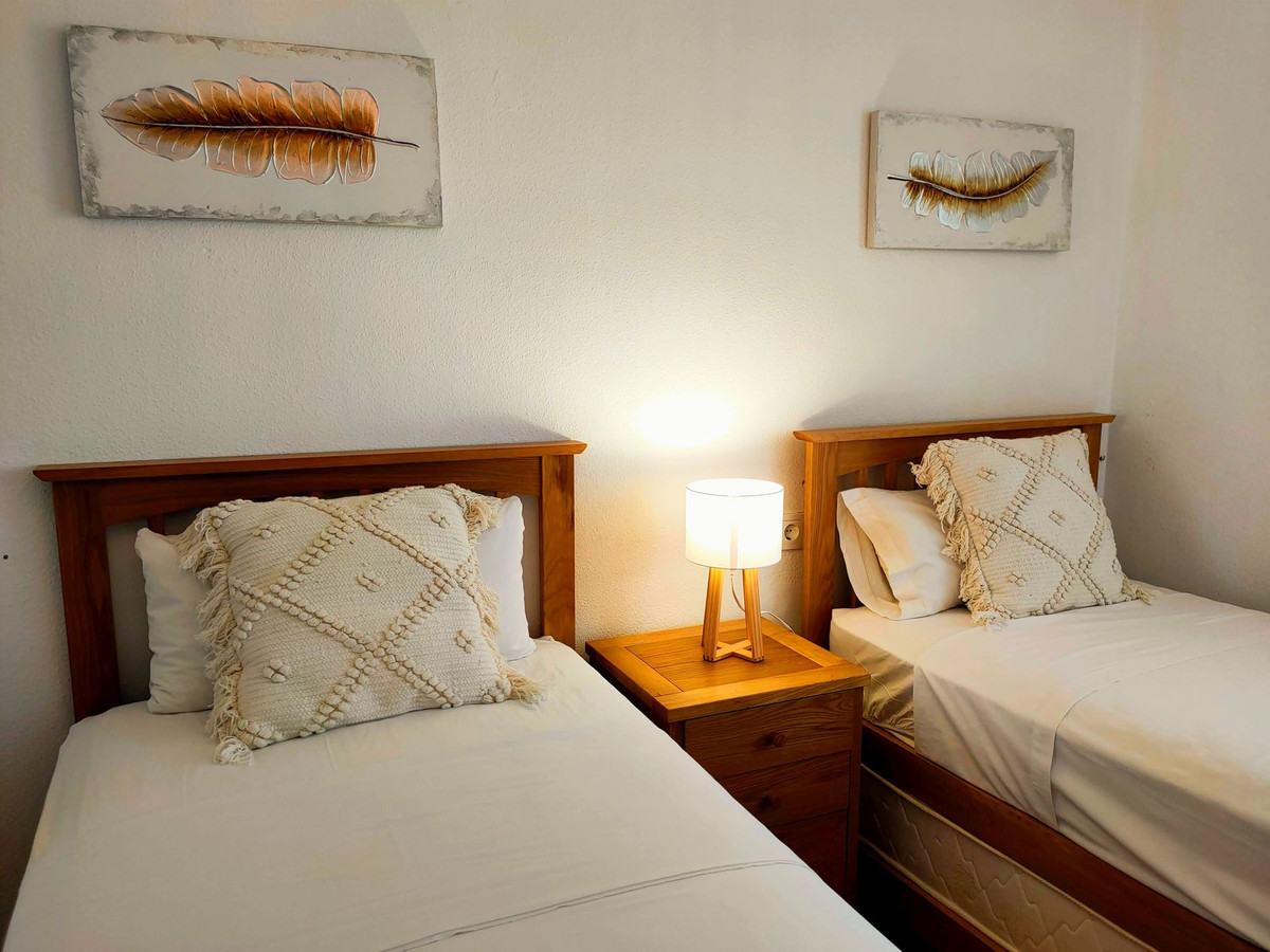 2 Bed Apartment for sale in Fuengirola Costa Del Sol, Málaga, Spain
