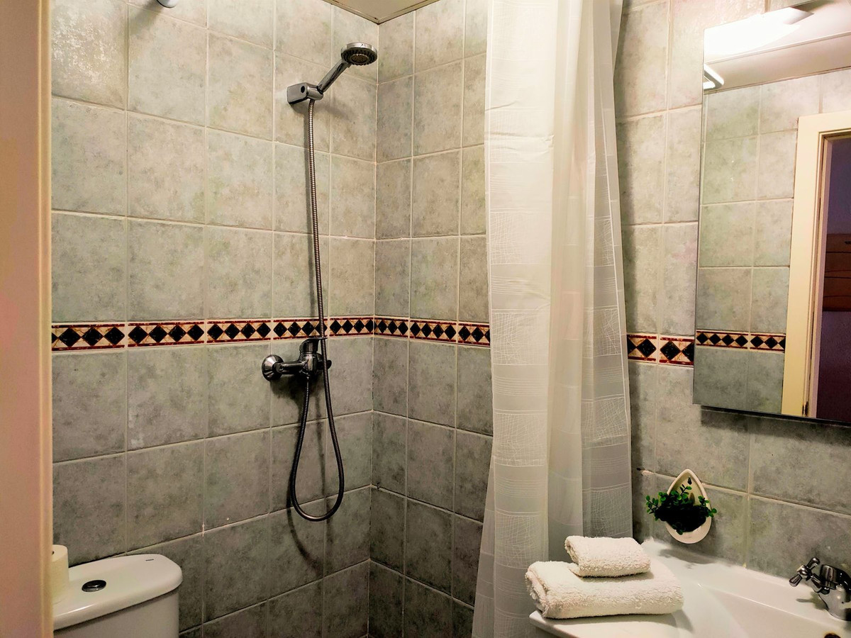 2 Bed Apartment for sale in Fuengirola Costa Del Sol, Málaga, Spain