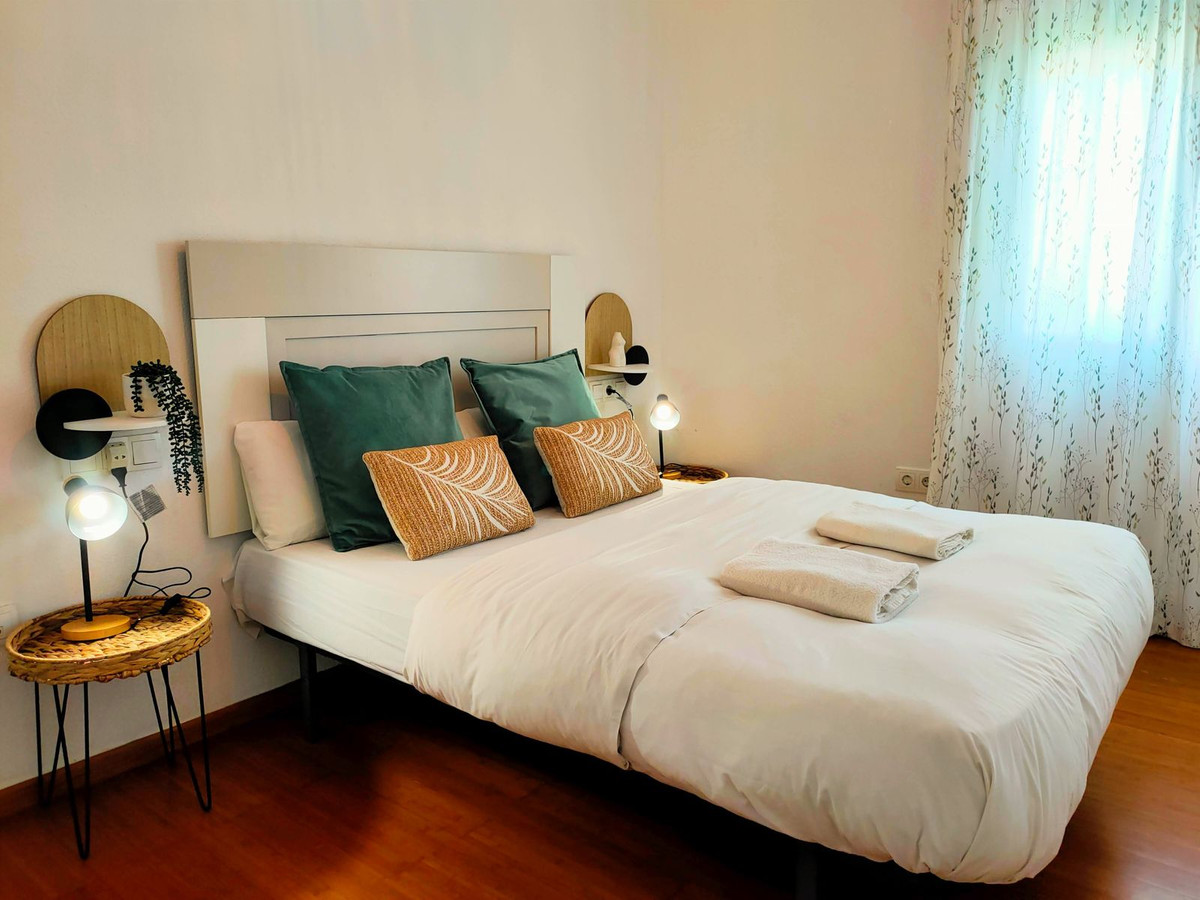 2 Bed Apartment for sale in Fuengirola Costa Del Sol, Málaga, Spain