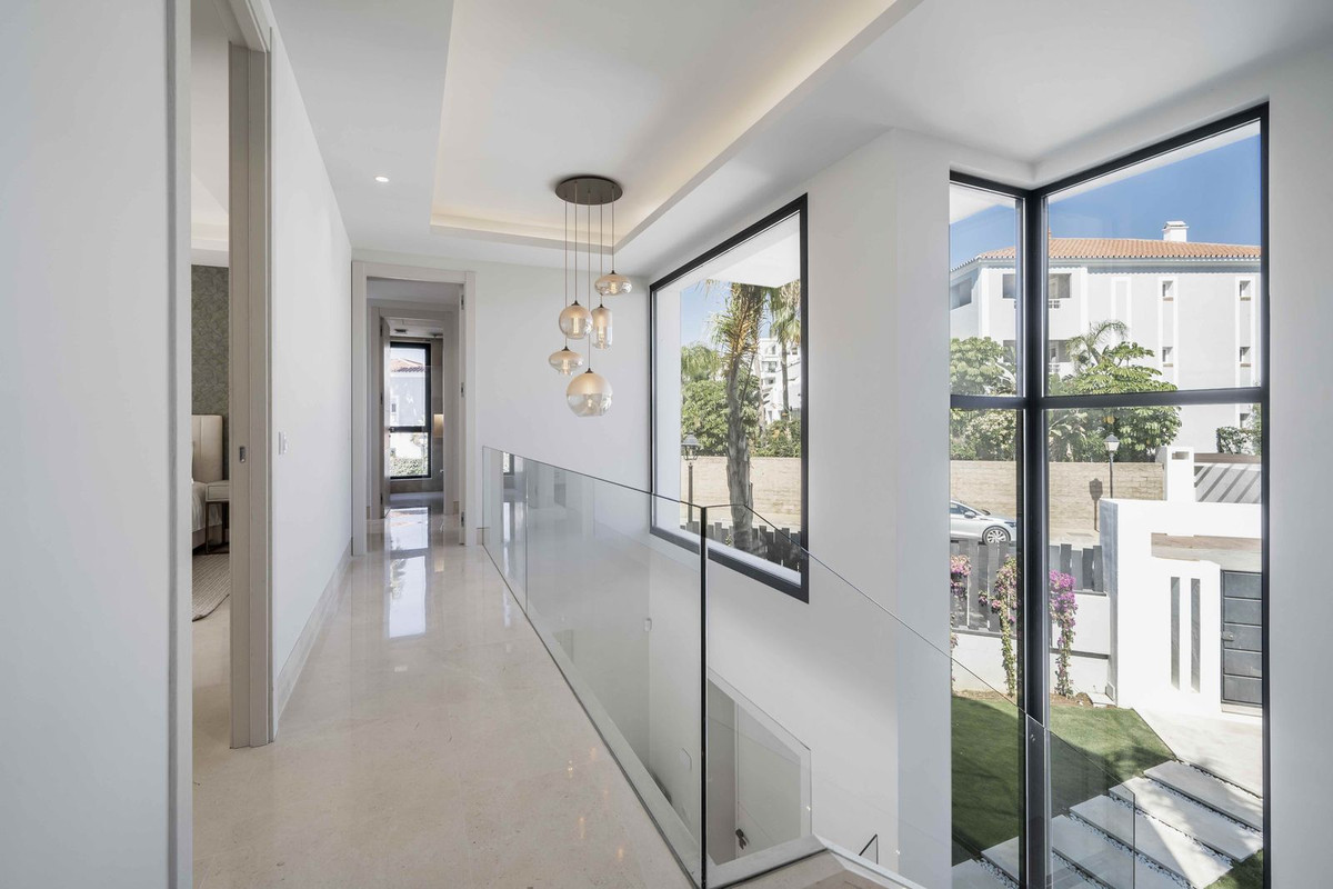 4 Bed Townhouse for sale in New Golden Mile Costa Del Sol, Málaga, Spain