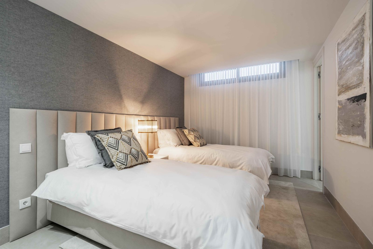 4 Bed Townhouse for sale in New Golden Mile Costa Del Sol, Málaga, Spain