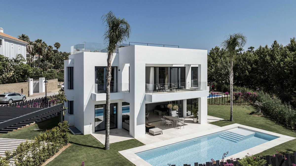 4 Bed Townhouse for sale in New Golden Mile Costa Del Sol, Málaga, Spain