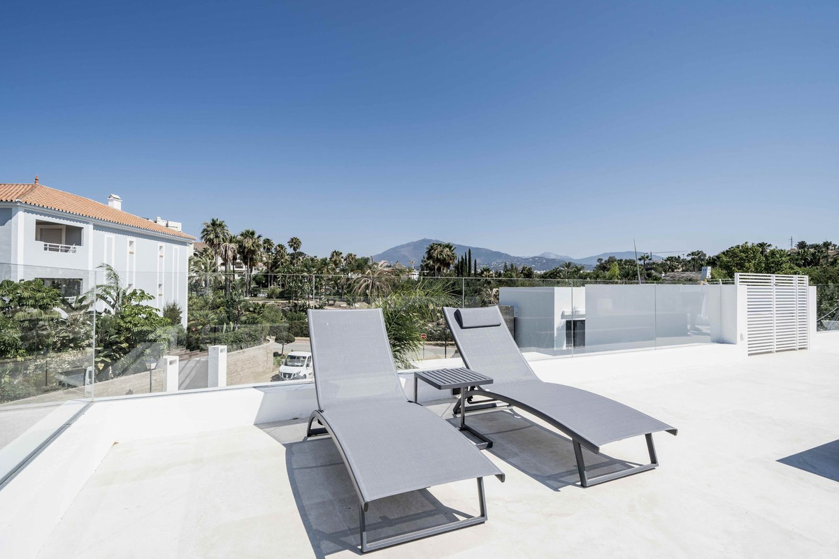 4 Bed Townhouse for sale in New Golden Mile Costa Del Sol, Málaga, Spain