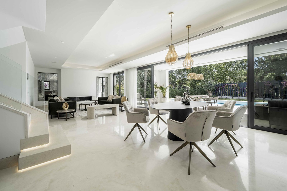4 Bed Townhouse for sale in New Golden Mile Costa Del Sol, Málaga, Spain
