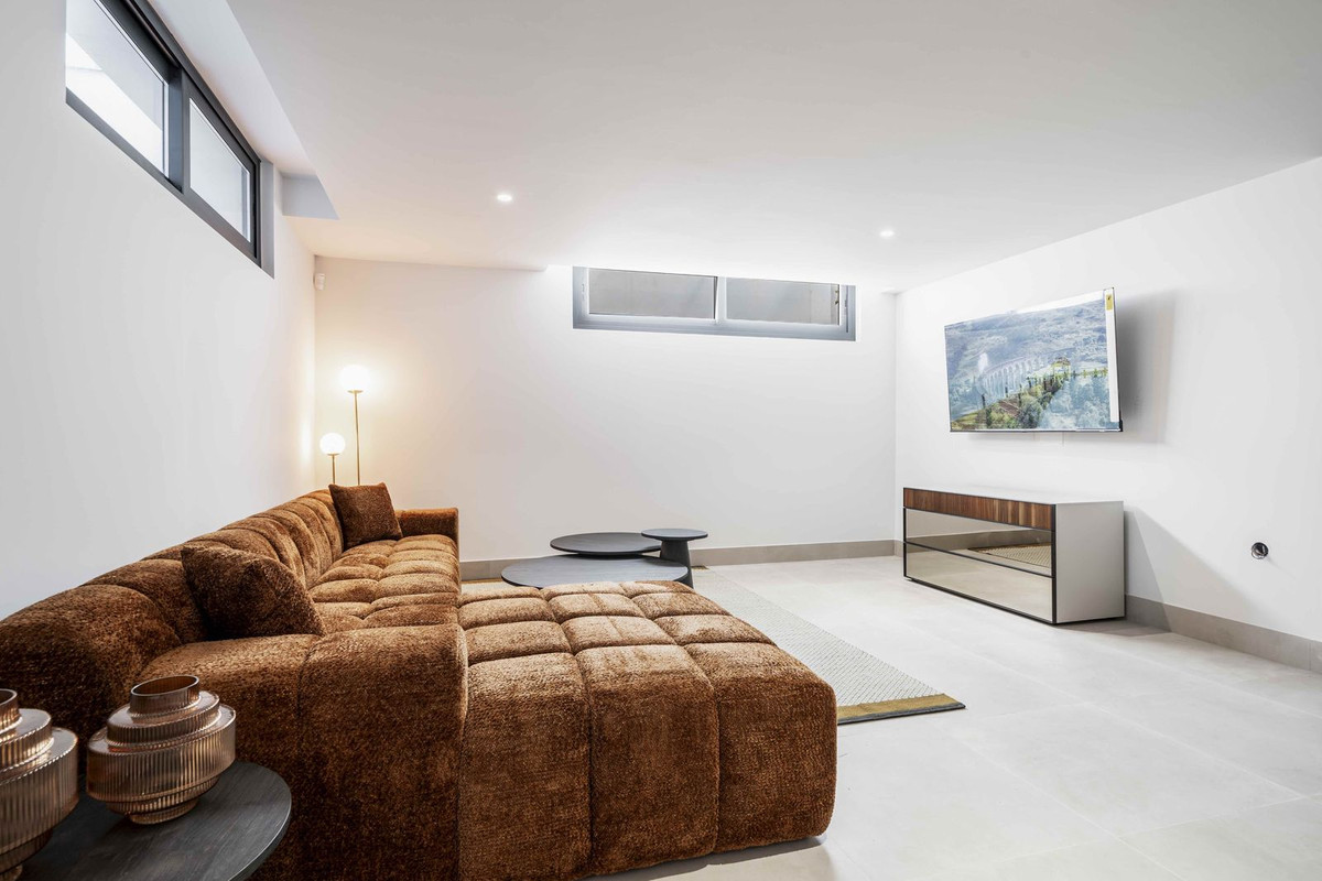 4 Bed Townhouse for sale in New Golden Mile Costa Del Sol, Málaga, Spain