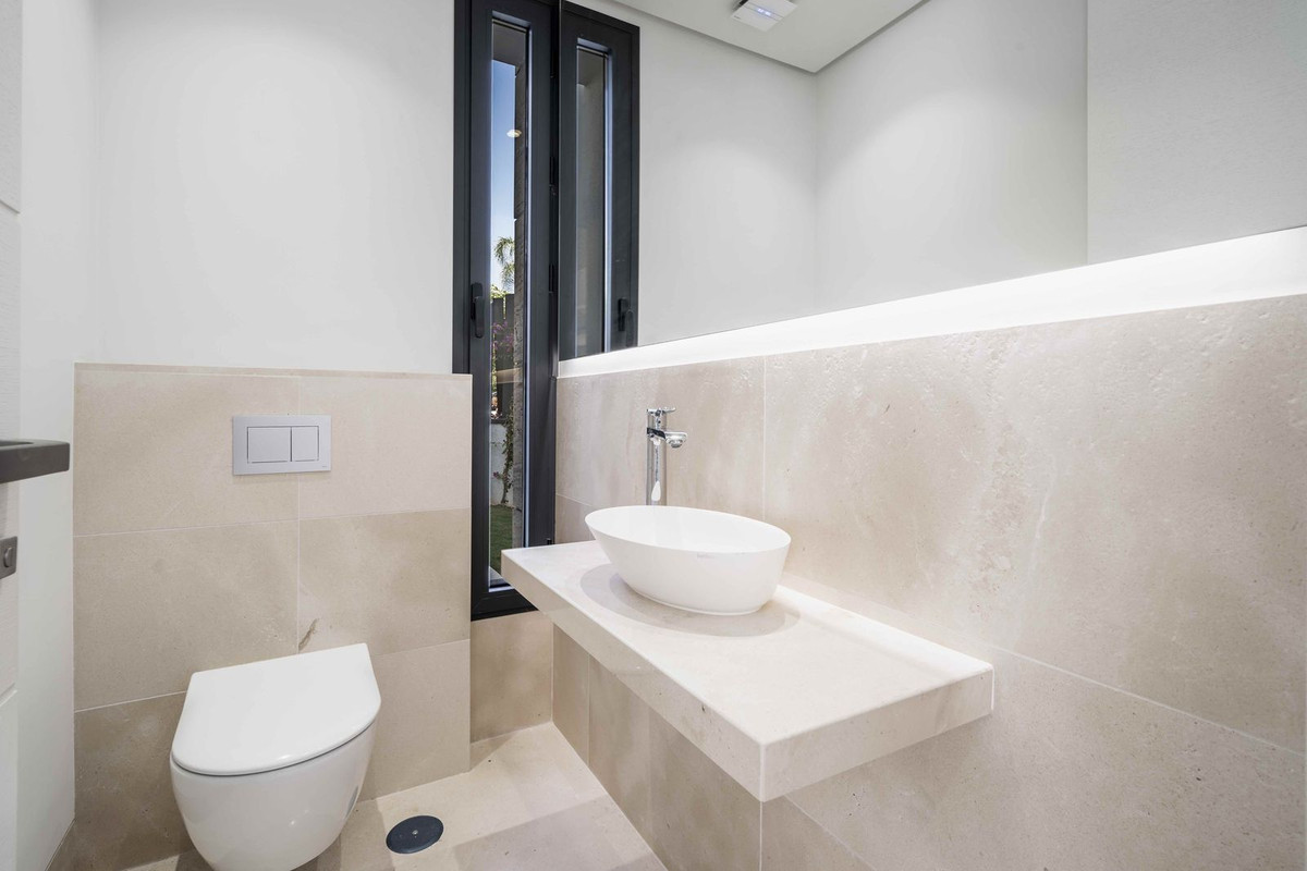 4 Bed Townhouse for sale in New Golden Mile Costa Del Sol, Málaga, Spain