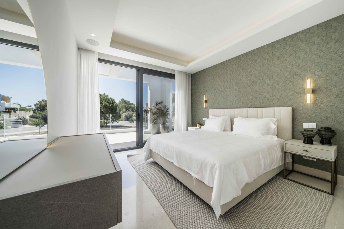 4 Bed Townhouse for sale in New Golden Mile Costa Del Sol, Málaga, Spain