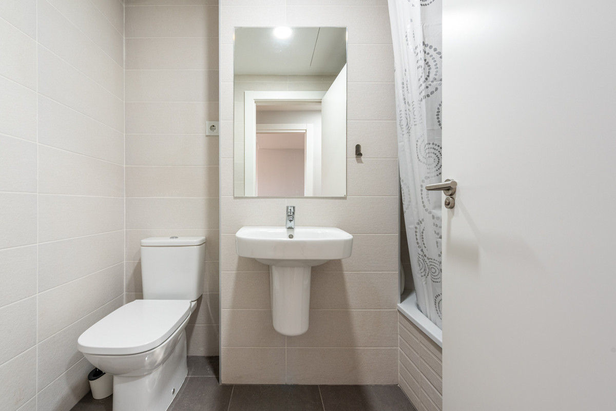 3 Bed Apartment for sale in Las Lagunas Costa Del Sol, Málaga, Spain