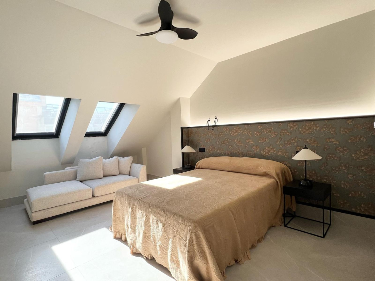 4 Bed Apartment for sale in Fuengirola Costa Del Sol, Málaga, Spain