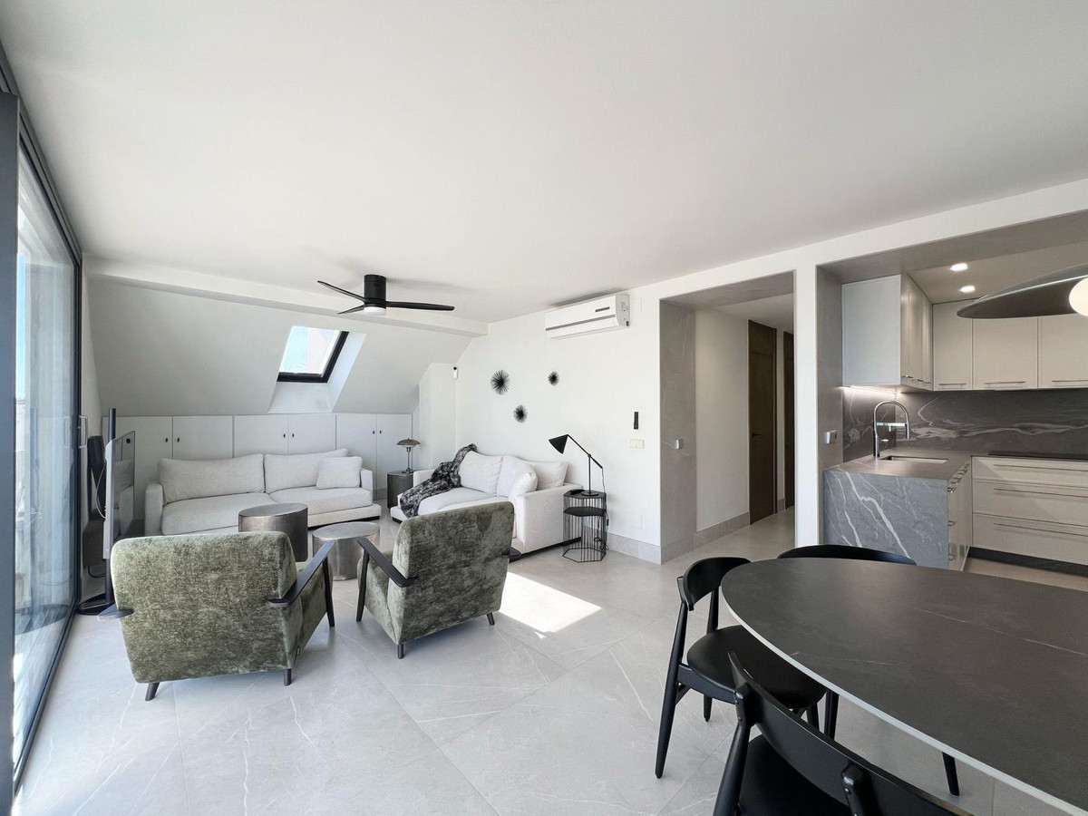 4 Bed Apartment for sale in Fuengirola Costa Del Sol, Málaga, Spain
