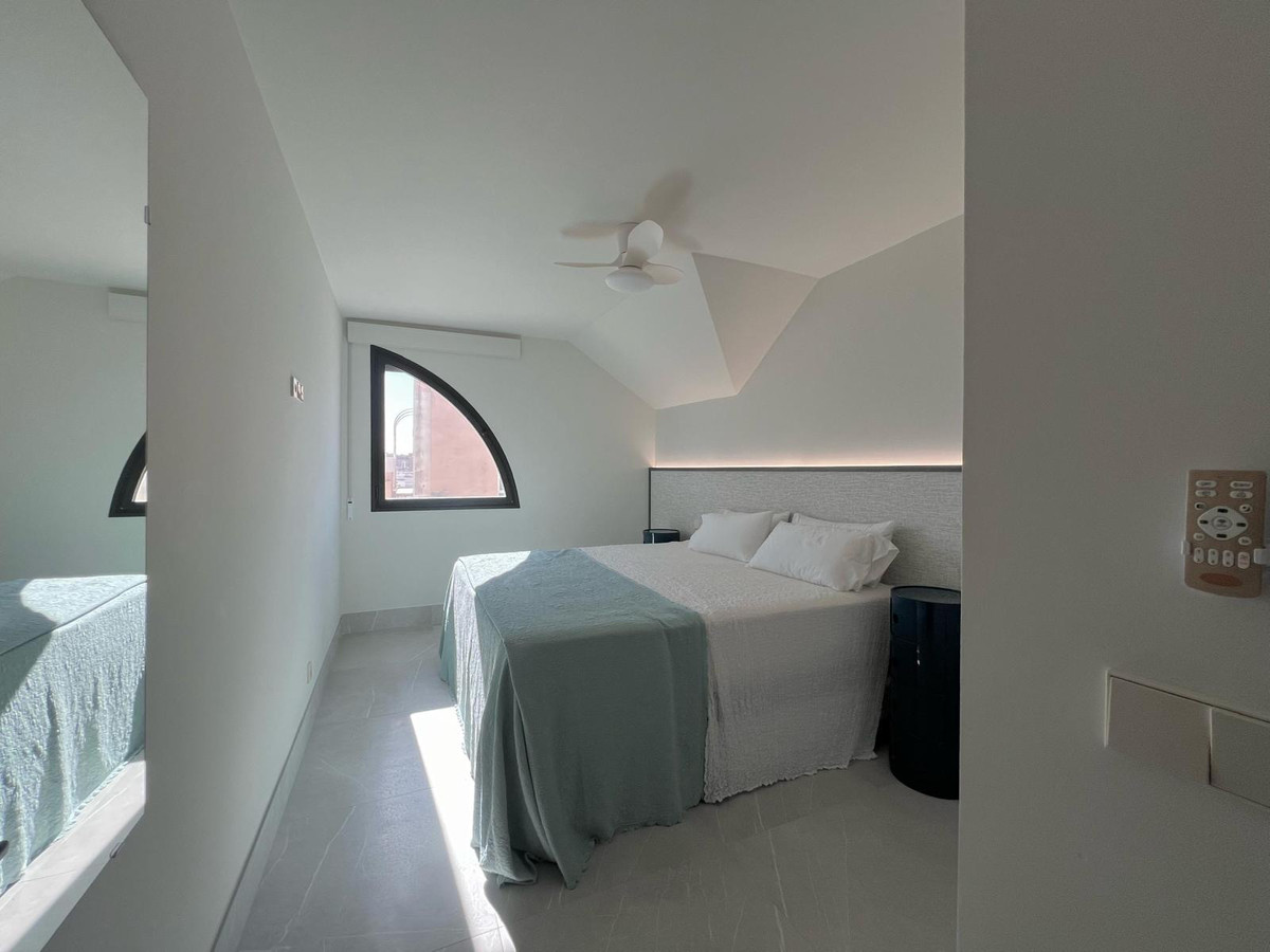 4 Bed Apartment for sale in Fuengirola Costa Del Sol, Málaga, Spain