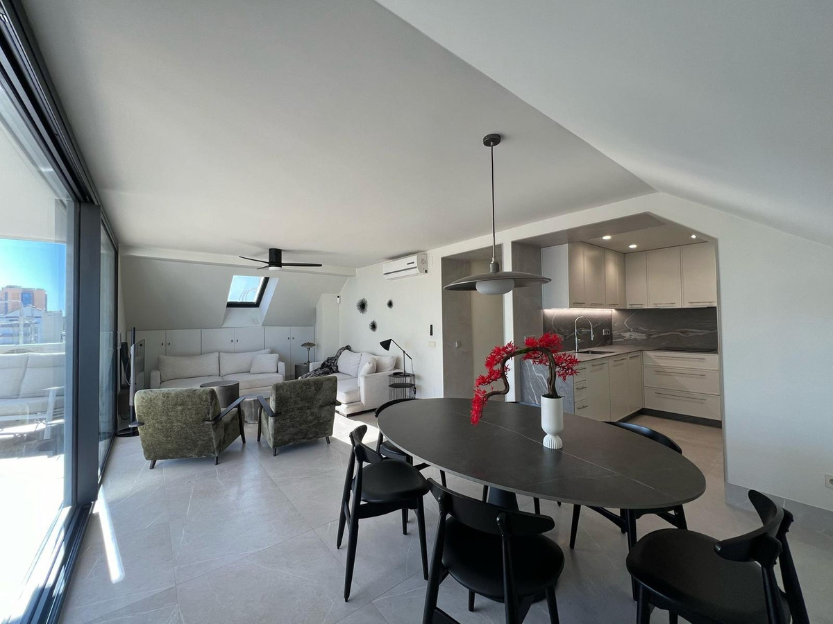 4 Bed Apartment for sale in Fuengirola Costa Del Sol, Málaga, Spain
