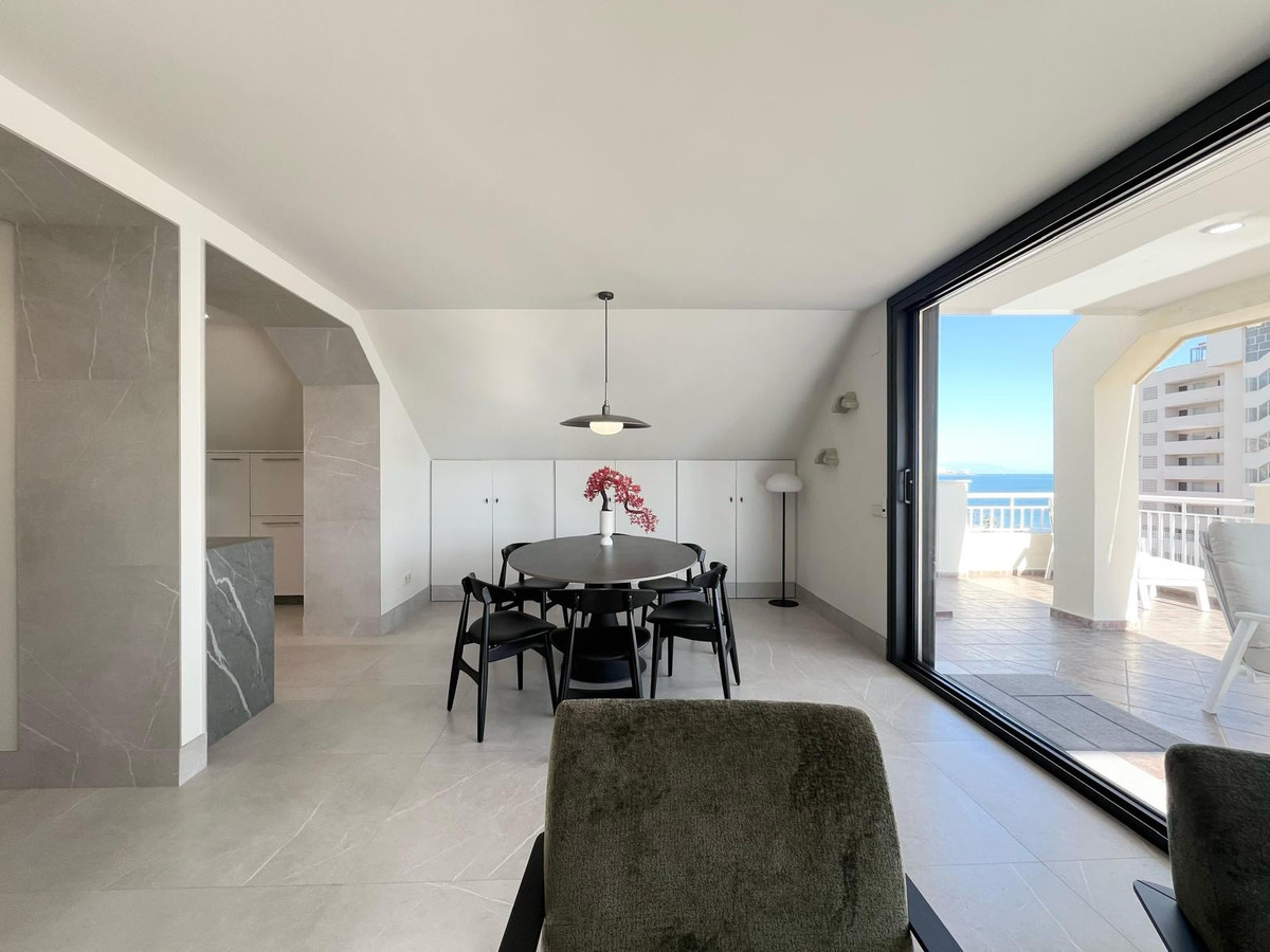 4 Bed Apartment for sale in Fuengirola Costa Del Sol, Málaga, Spain