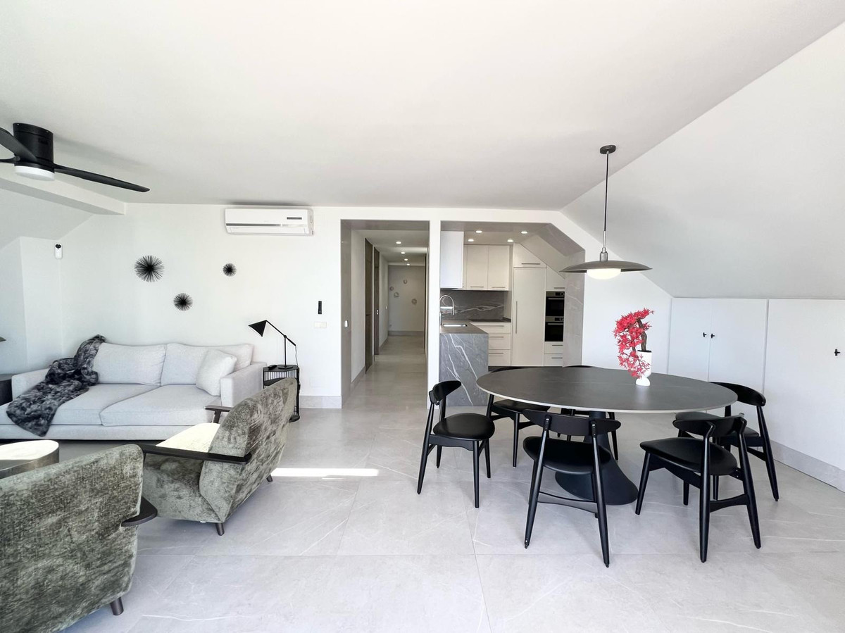 4 Bed Apartment for sale in Fuengirola Costa Del Sol, Málaga, Spain