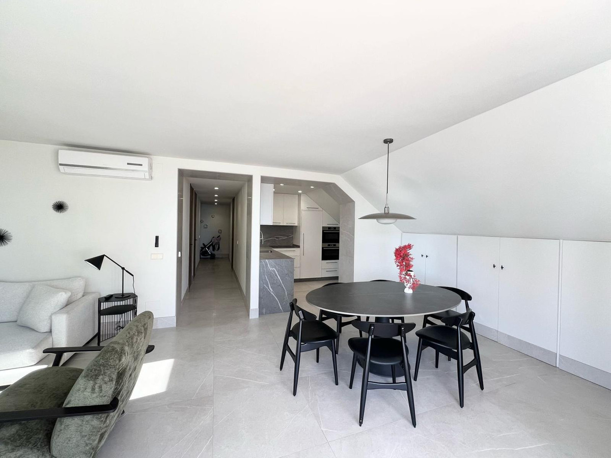 4 Bed Apartment for sale in Fuengirola Costa Del Sol, Málaga, Spain
