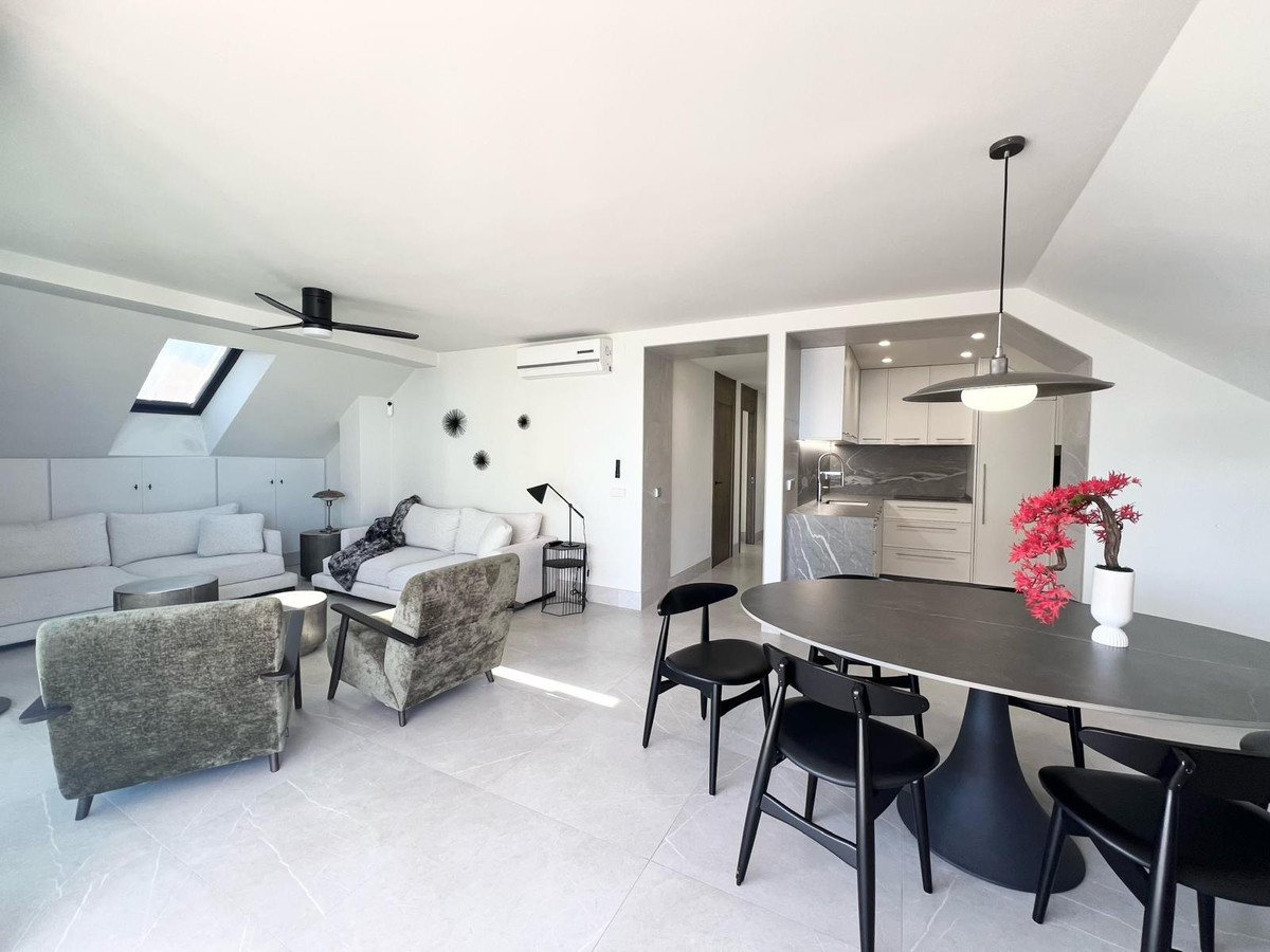 4 Bed Apartment for sale in Fuengirola Costa Del Sol, Málaga, Spain