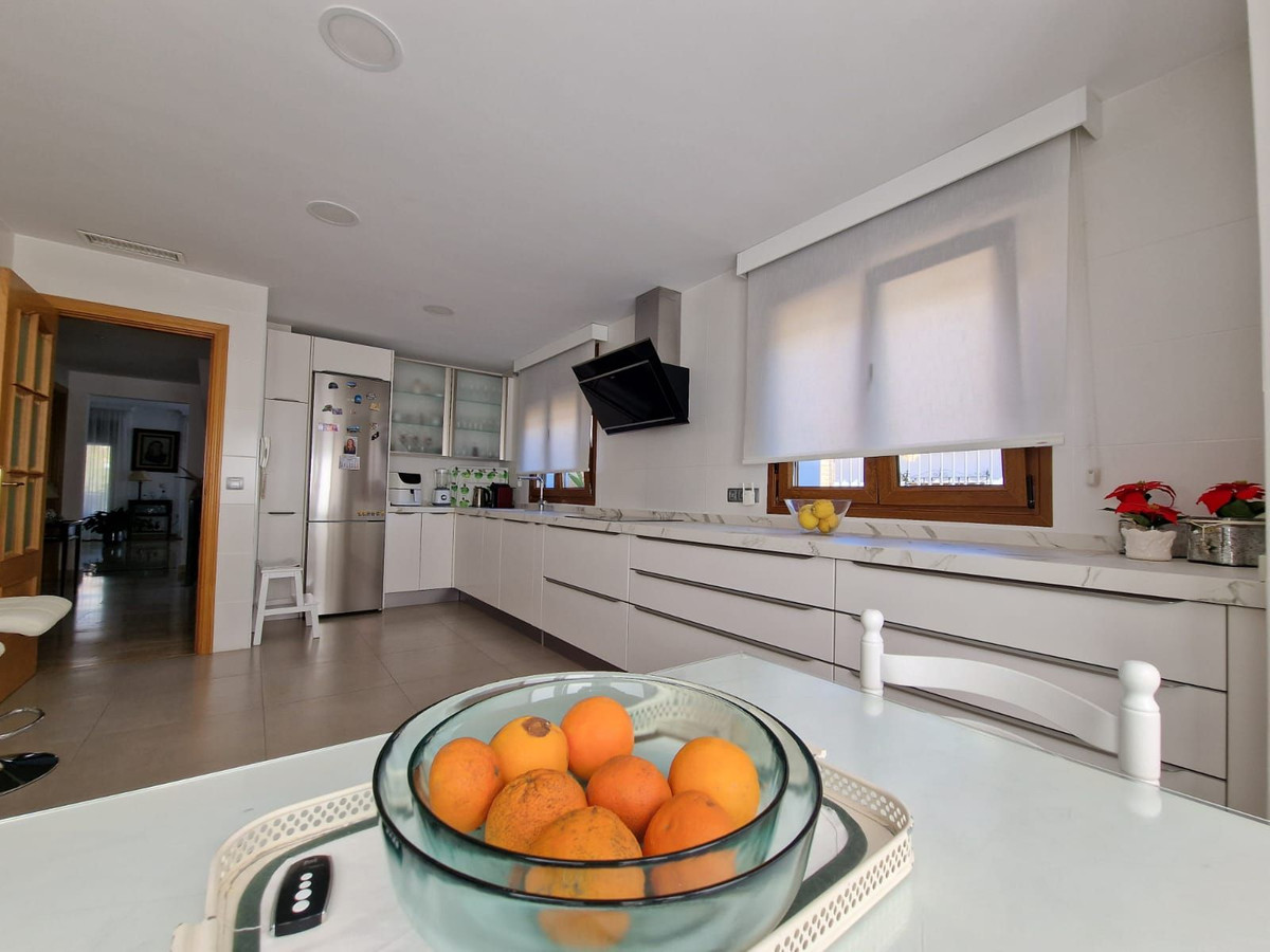 5 Bed Townhouse for sale in Marbella Costa Del Sol, Málaga, Spain