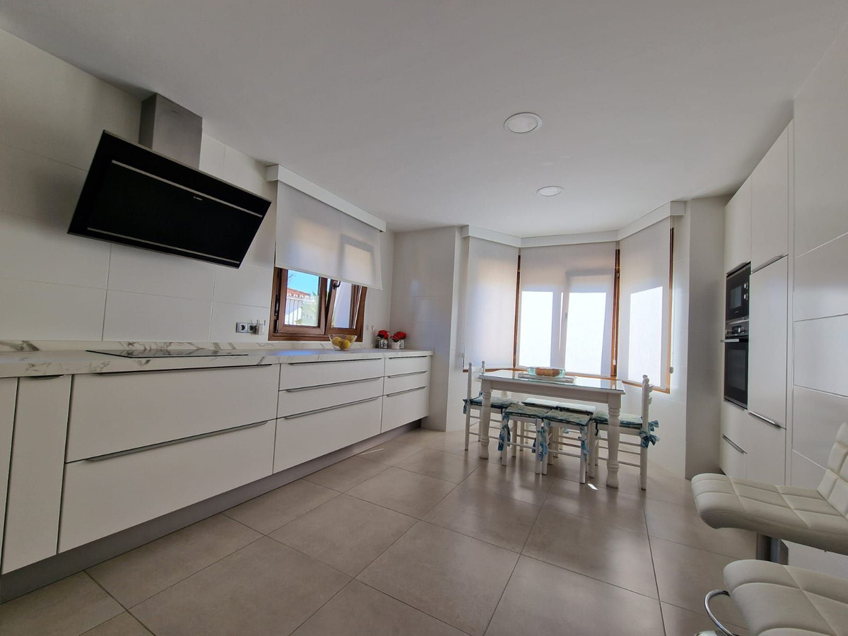 5 Bed Townhouse for sale in Marbella Costa Del Sol, Málaga, Spain