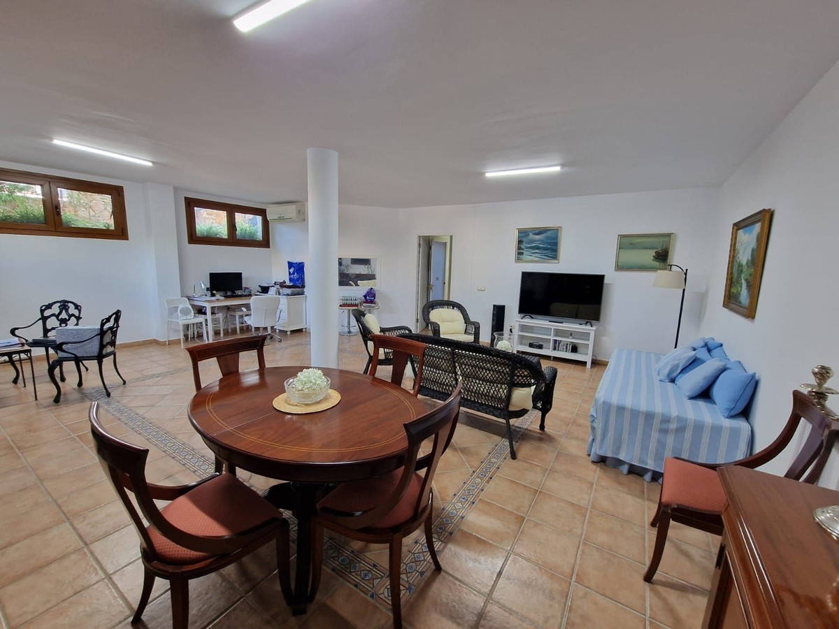 5 Bed Townhouse for sale in Marbella Costa Del Sol, Málaga, Spain