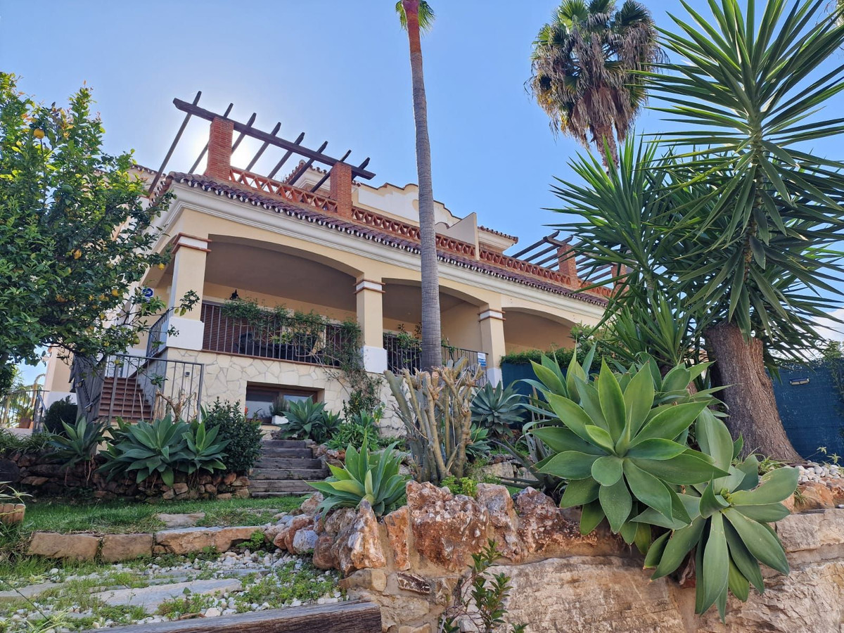 5 Bed Townhouse for sale in Marbella Costa Del Sol, Málaga, Spain