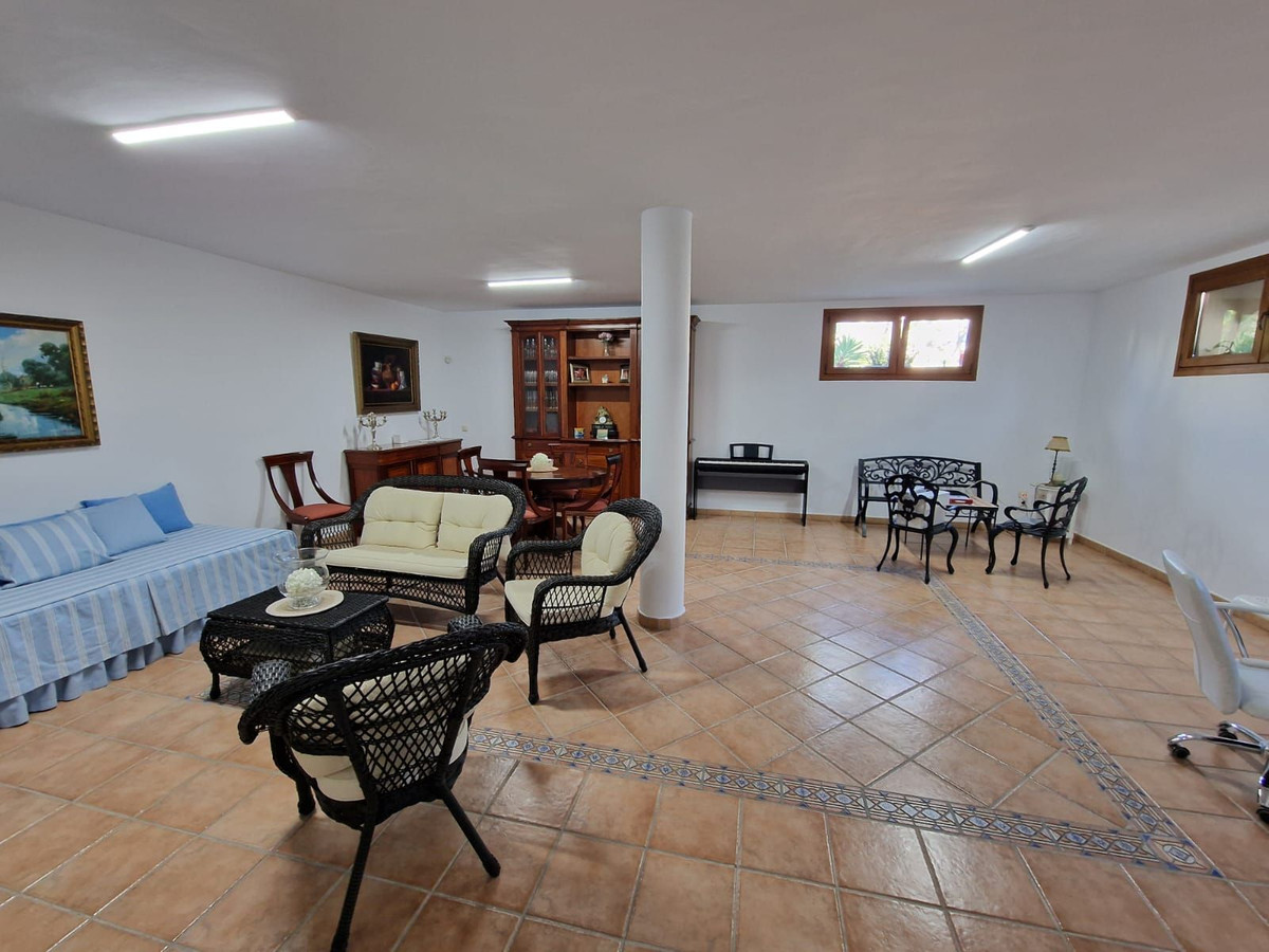 5 Bed Townhouse for sale in Marbella Costa Del Sol, Málaga, Spain