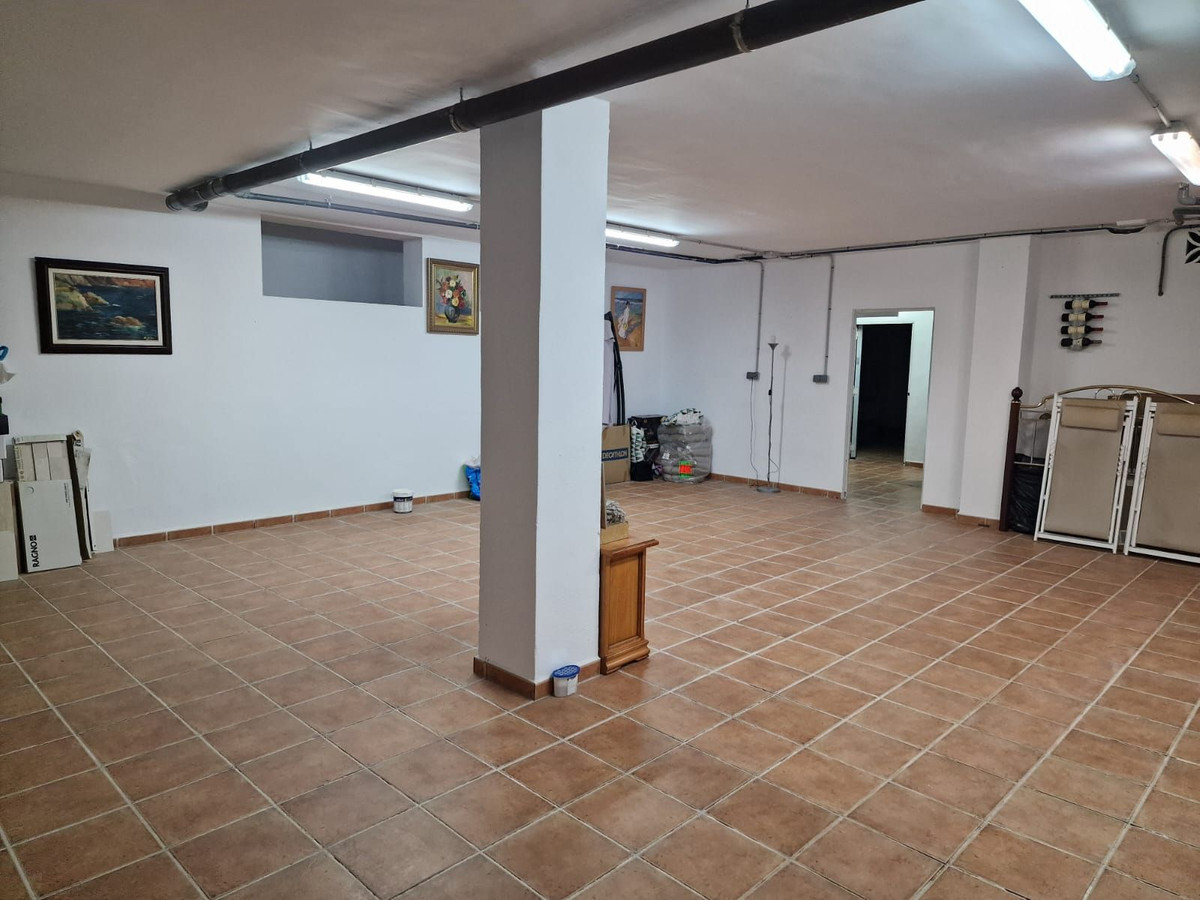 5 Bed Townhouse for sale in Marbella Costa Del Sol, Málaga, Spain