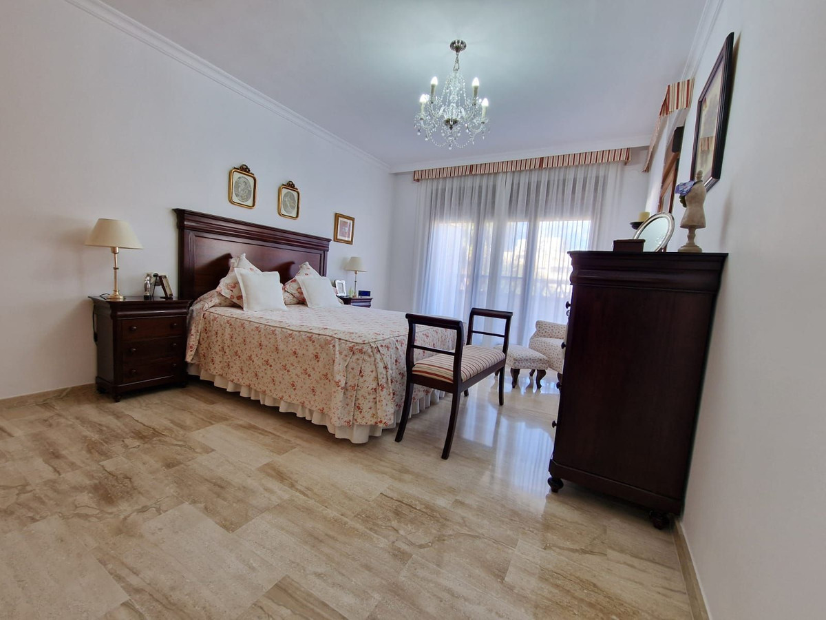 5 Bed Townhouse for sale in Marbella Costa Del Sol, Málaga, Spain