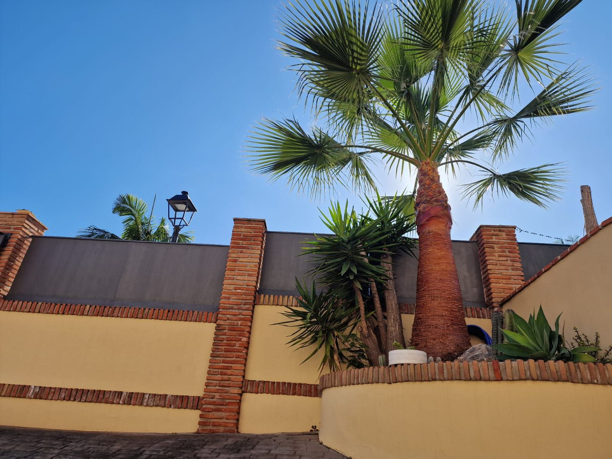 5 Bed Townhouse for sale in Marbella Costa Del Sol, Málaga, Spain
