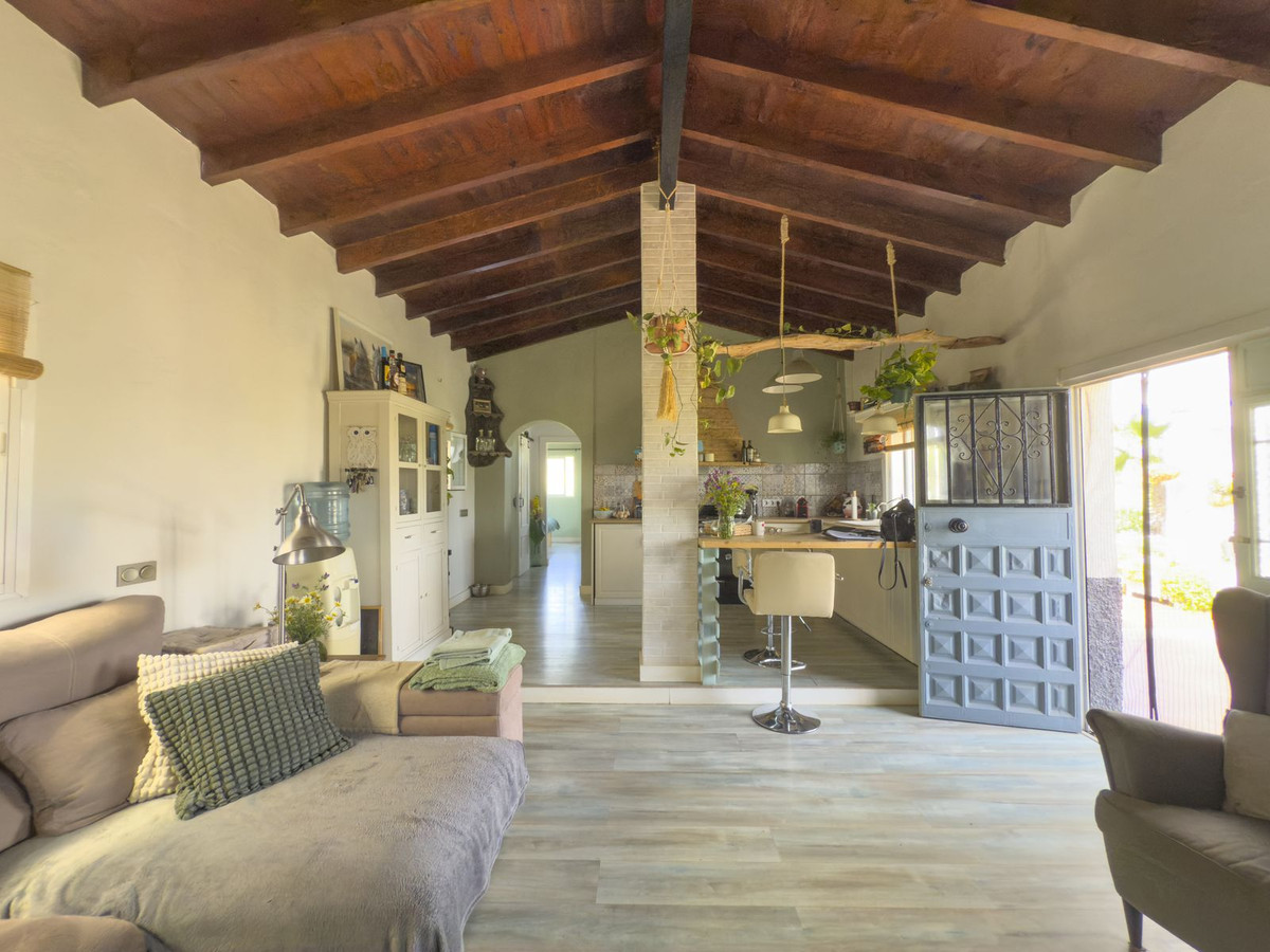 Se vende Finca - Cortijo de 3 dormitorios en Costa Del Sol, Málaga, España