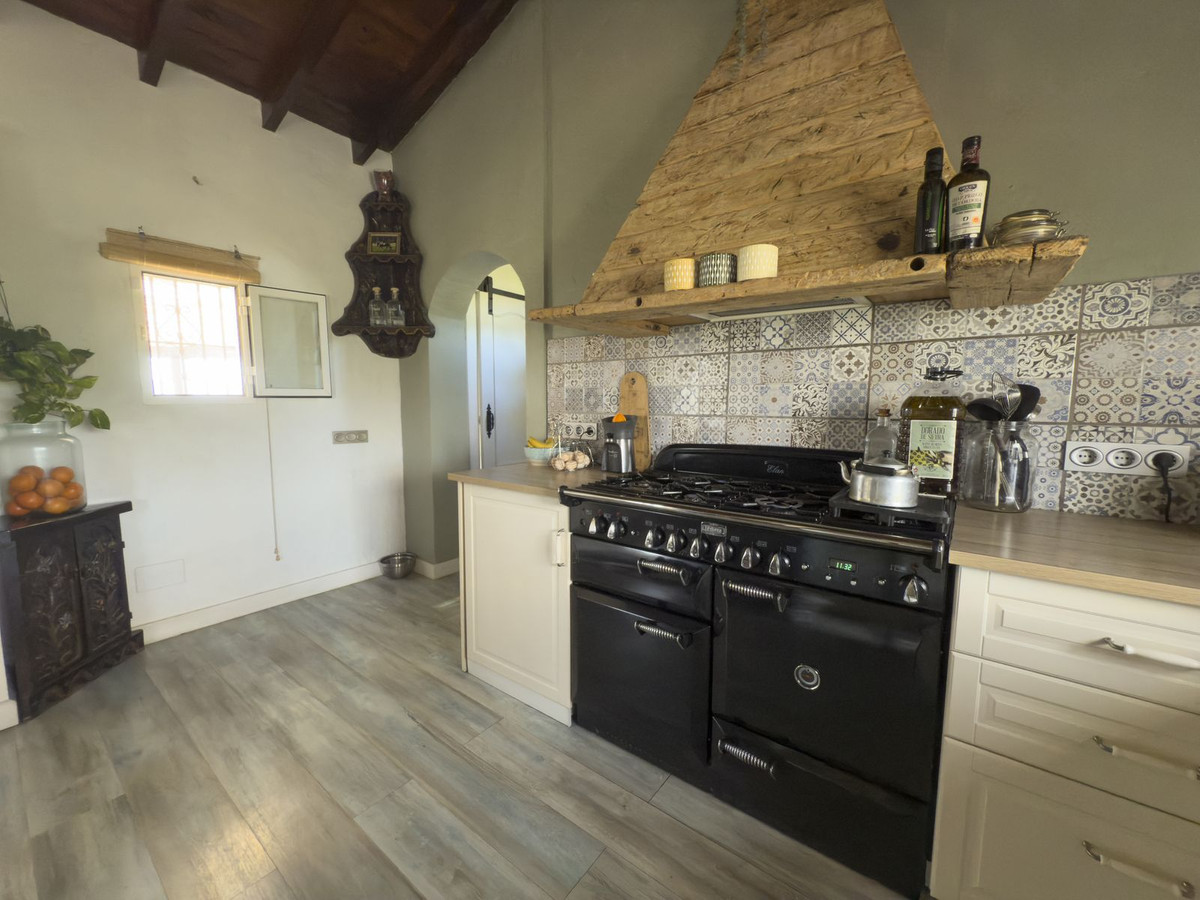 Se vende Finca - Cortijo de 3 dormitorios en Costa Del Sol, Málaga, España