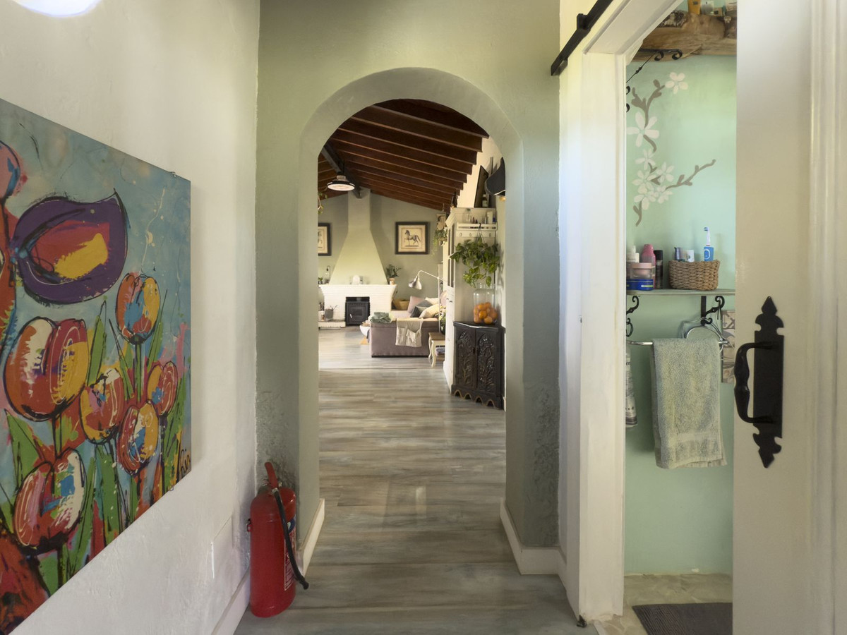 Se vende Finca - Cortijo de 3 dormitorios en Costa Del Sol, Málaga, España