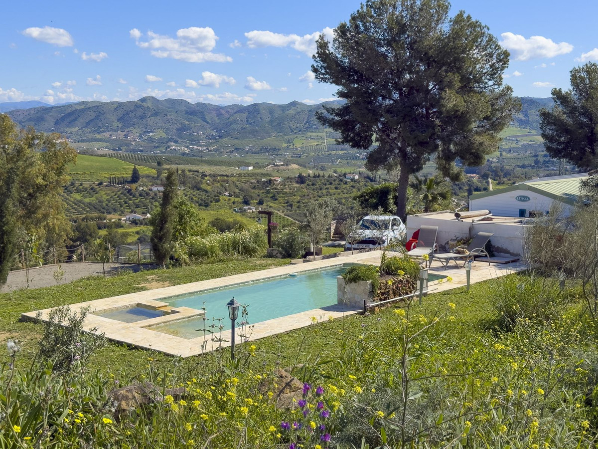 Se vende Finca - Cortijo de 3 dormitorios en Costa Del Sol, Málaga, España