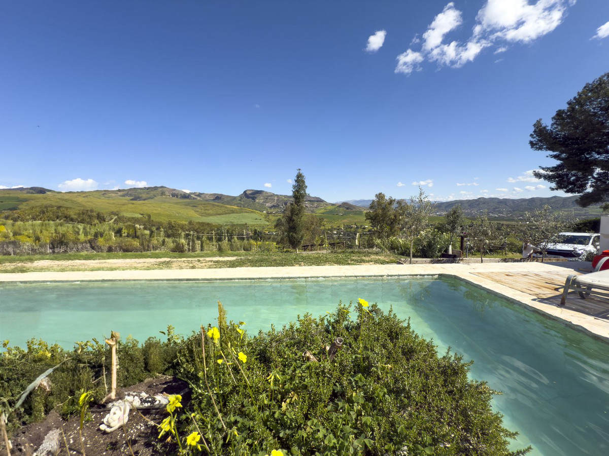 Se vende Finca - Cortijo de 3 dormitorios en Costa Del Sol, Málaga, España