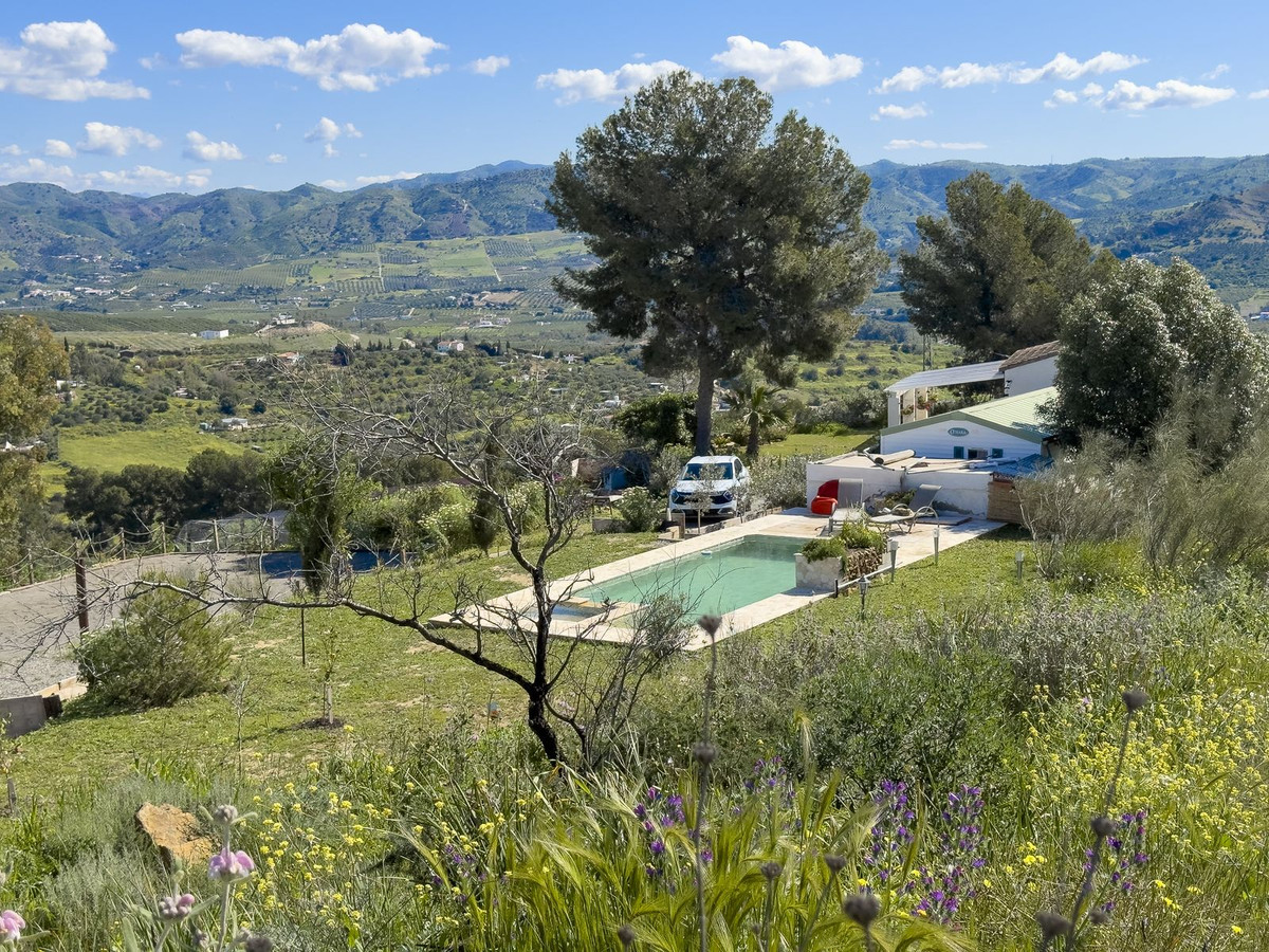 Se vende Finca - Cortijo de 3 dormitorios en Costa Del Sol, Málaga, España
