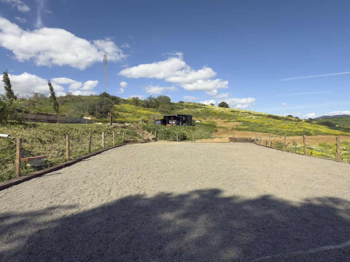 Se vende Finca - Cortijo de 3 dormitorios en Costa Del Sol, Málaga, España