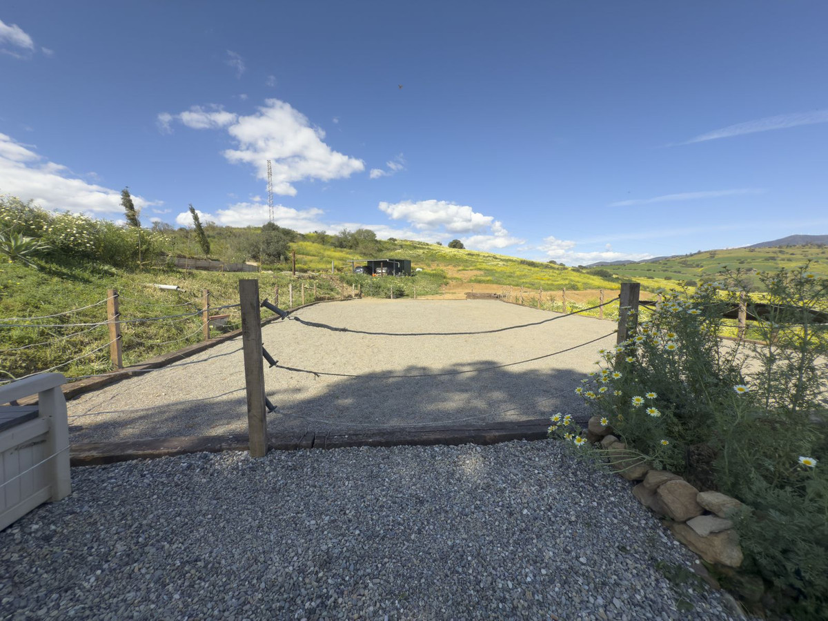Se vende Finca - Cortijo de 3 dormitorios en Costa Del Sol, Málaga, España
