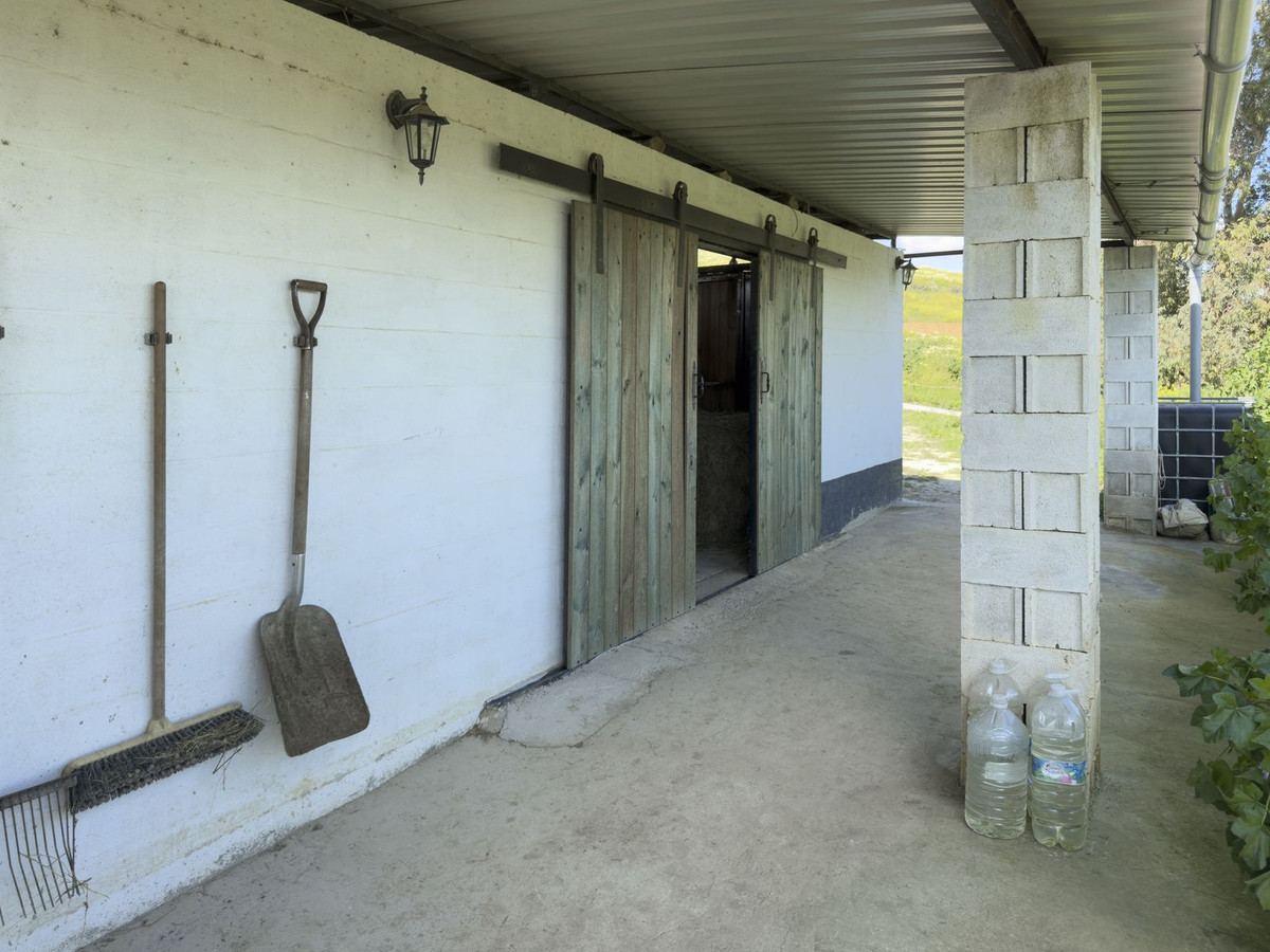 Se vende Finca - Cortijo de 3 dormitorios en Costa Del Sol, Málaga, España