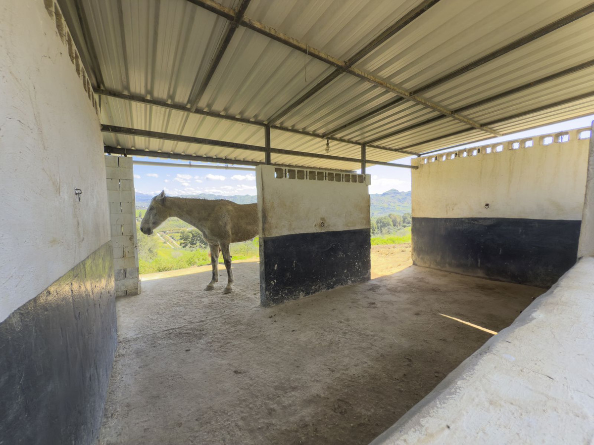 Se vende Finca - Cortijo de 3 dormitorios en Costa Del Sol, Málaga, España