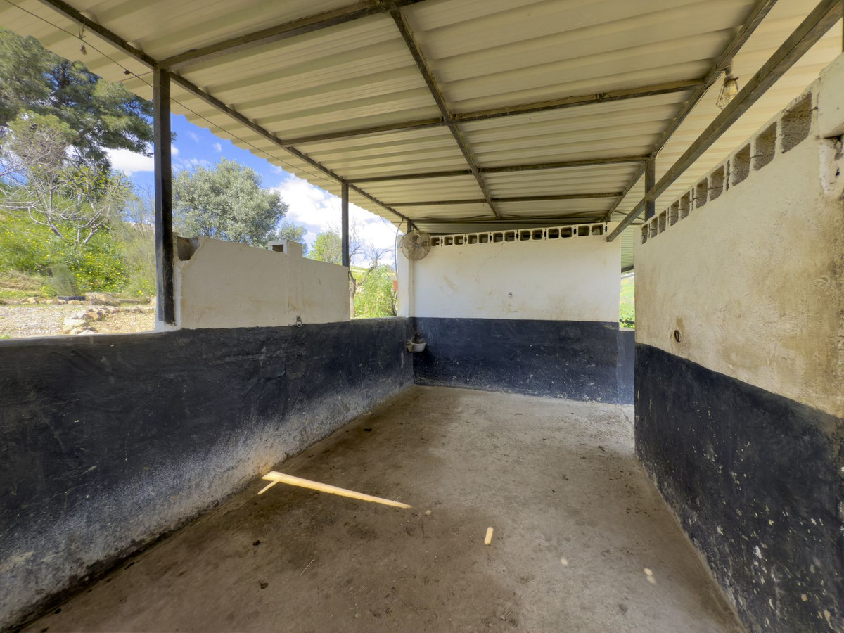 Se vende Finca - Cortijo de 3 dormitorios en Costa Del Sol, Málaga, España