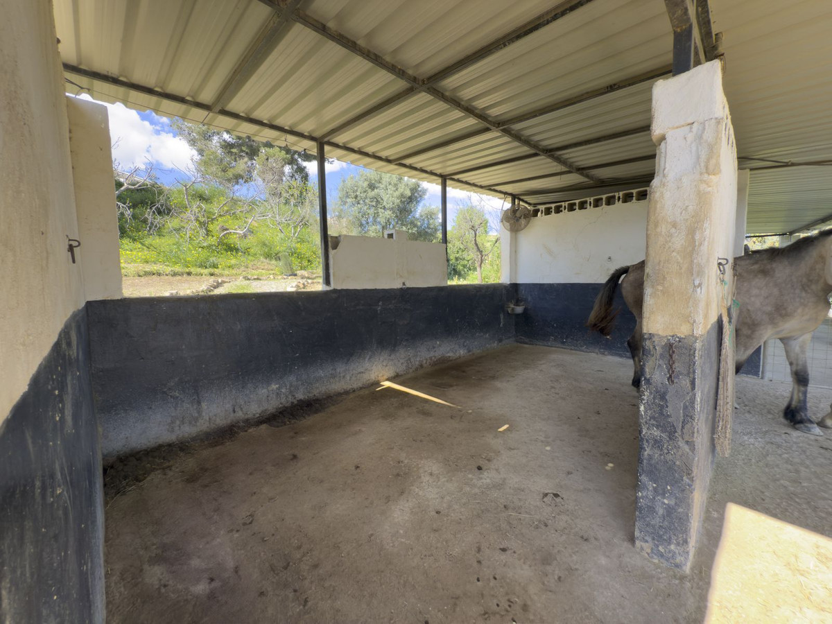 Se vende Finca - Cortijo de 3 dormitorios en Costa Del Sol, Málaga, España