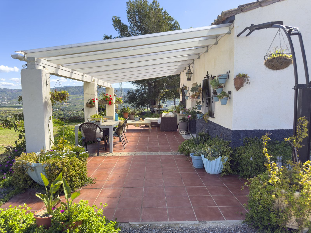 Se vende Finca - Cortijo de 3 dormitorios en Costa Del Sol, Málaga, España