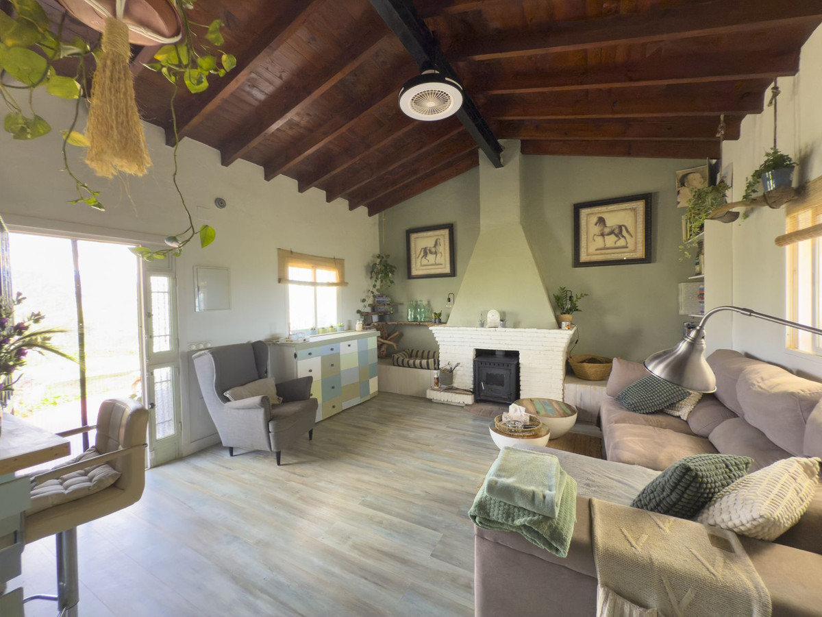 Se vende Finca - Cortijo de 3 dormitorios en Costa Del Sol, Málaga, España