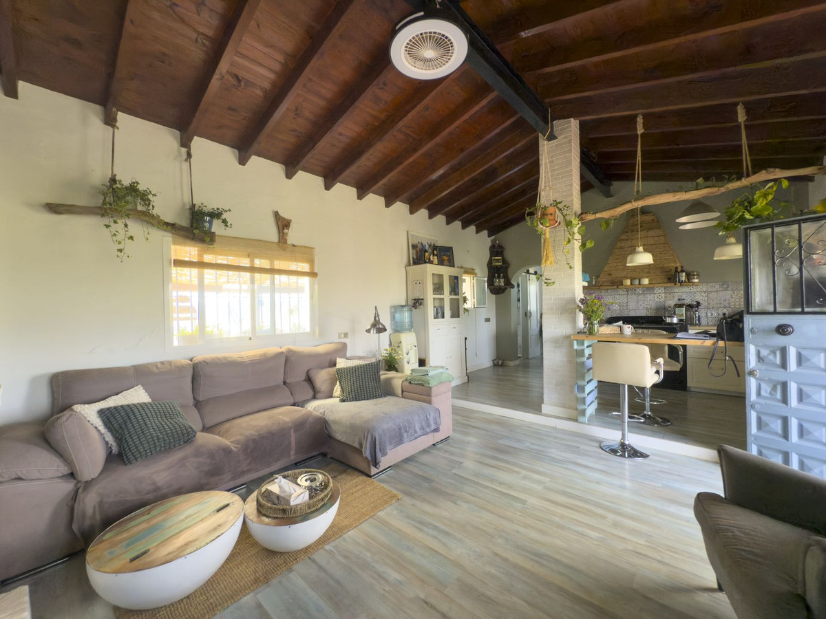 Se vende Finca - Cortijo de 3 dormitorios en Costa Del Sol, Málaga, España