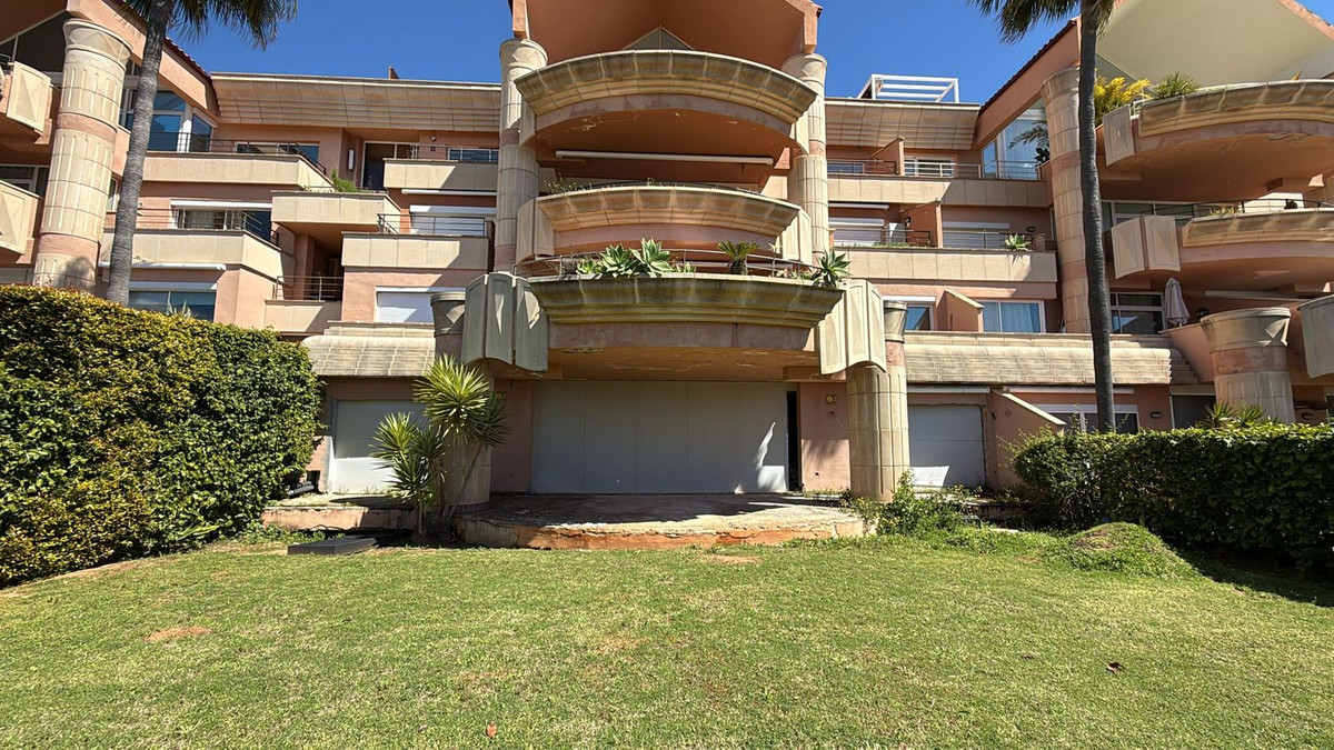 Se vende Apartamento Planta Baja de 4 dormitorios en Costa Del Sol, Málaga, España