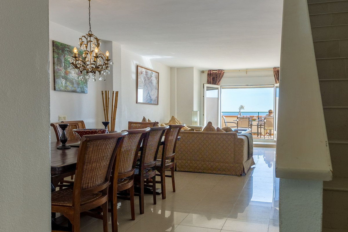4 Bed Townhouse for sale in Estepona Costa Del Sol, Málaga, Spain