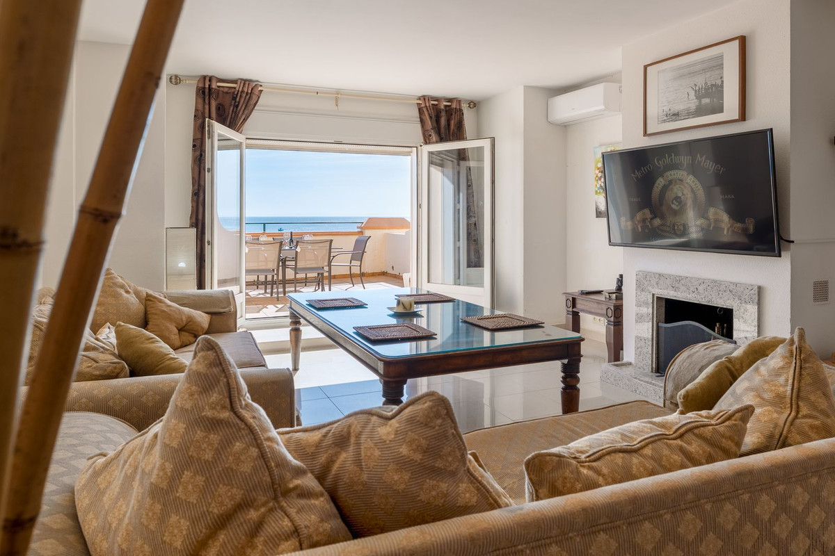 4 Bed Townhouse for sale in Estepona Costa Del Sol, Málaga, Spain
